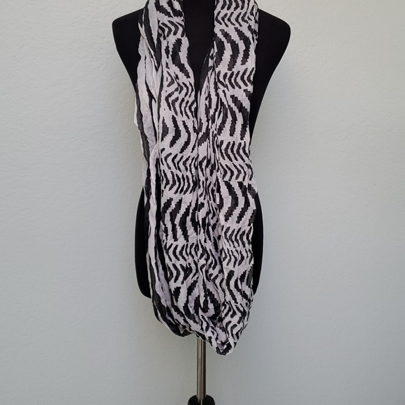 Scarf - Picture 2 of 3